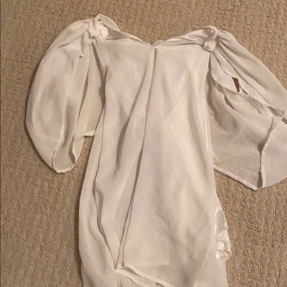 White blouse - Picture 2 of 2